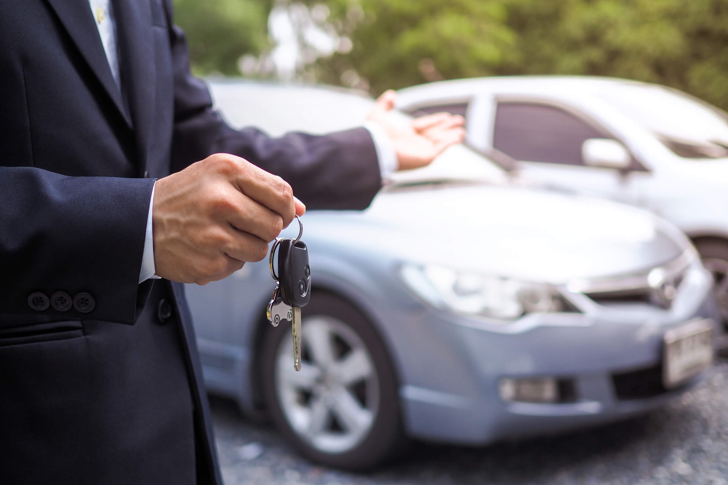 Can You Insure a Car You Don’t Own? Yes — And Sometimes, You Should