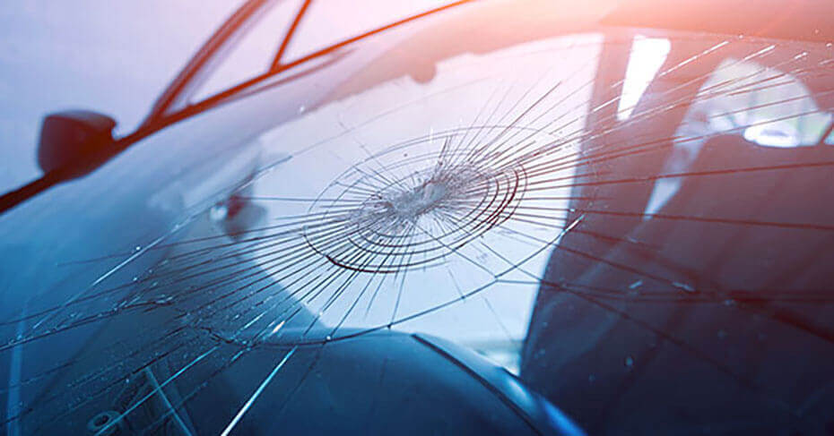 does_insurance_cover_a_cracked_windshield